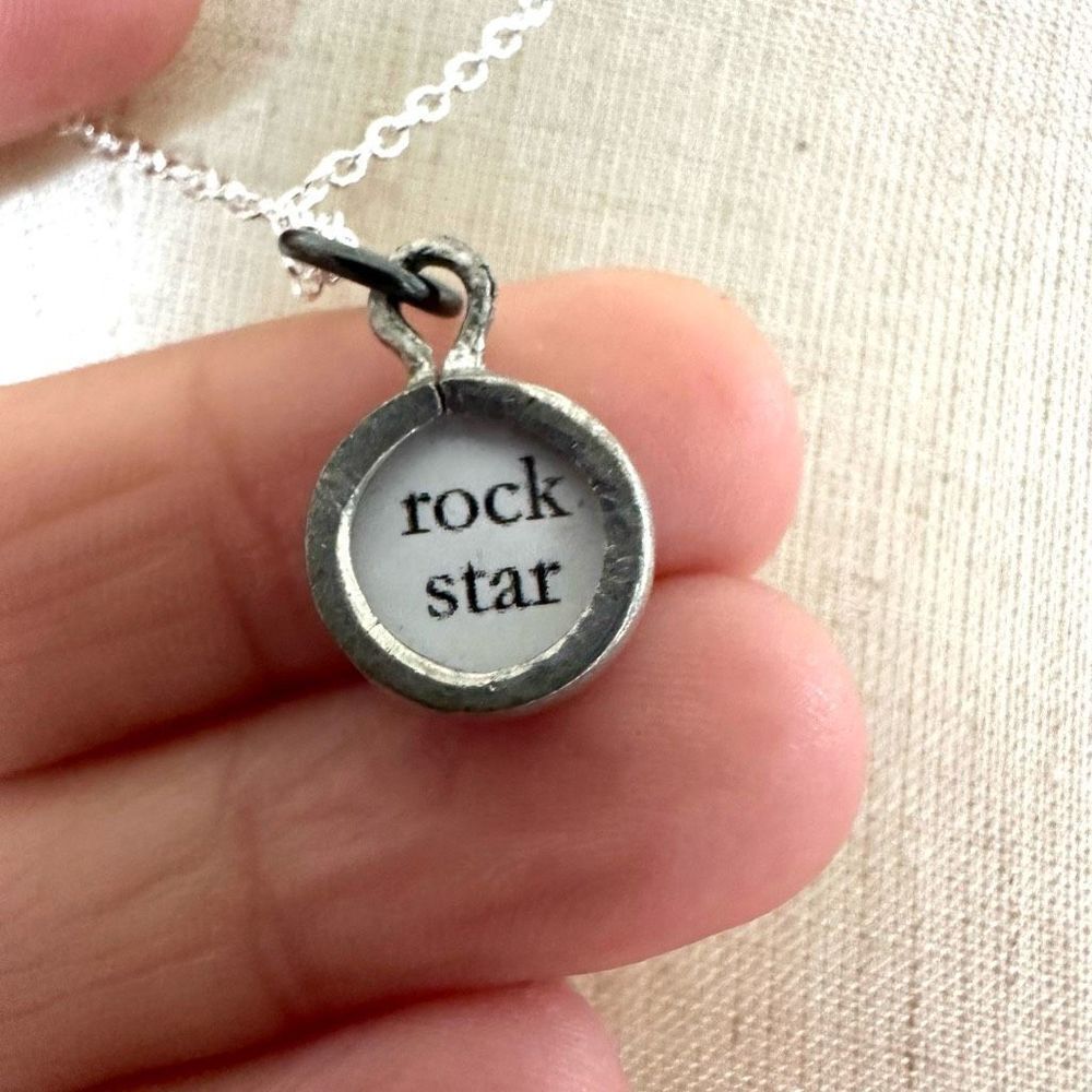 Skeleton rock star small pendant necklace - Picture 2 of 9